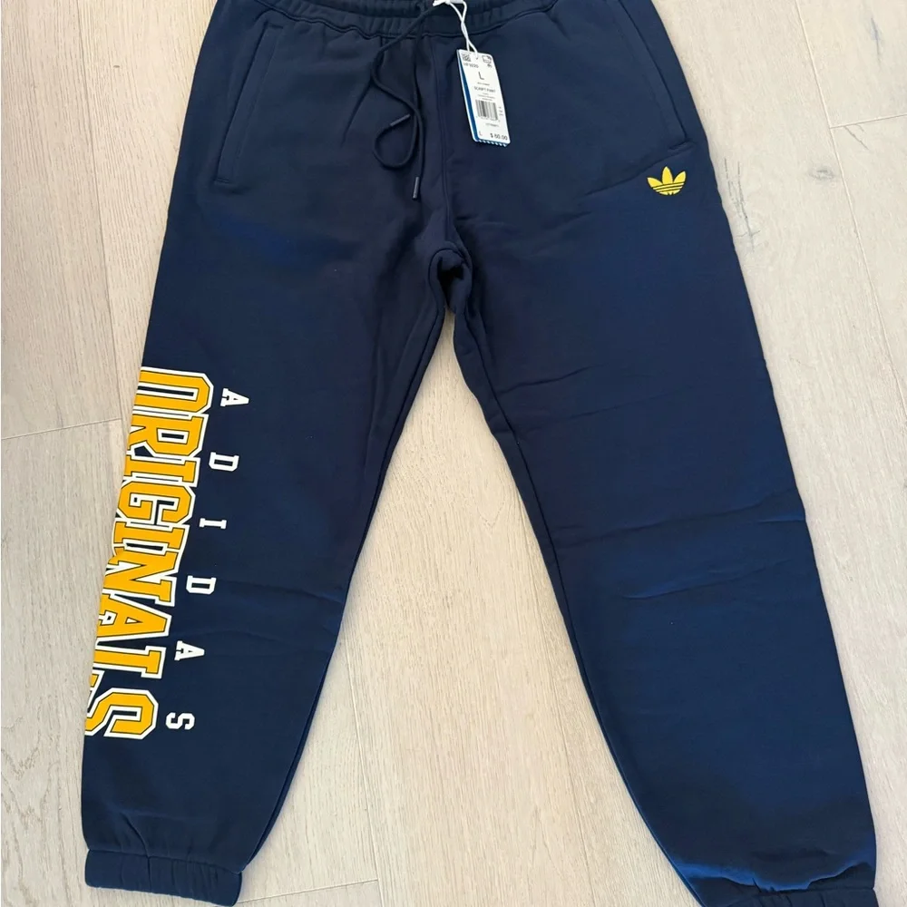 NEW Adult Men’s Adidas Navy and Gold Sweatpants Set SiZe L - Picture 4 of 6